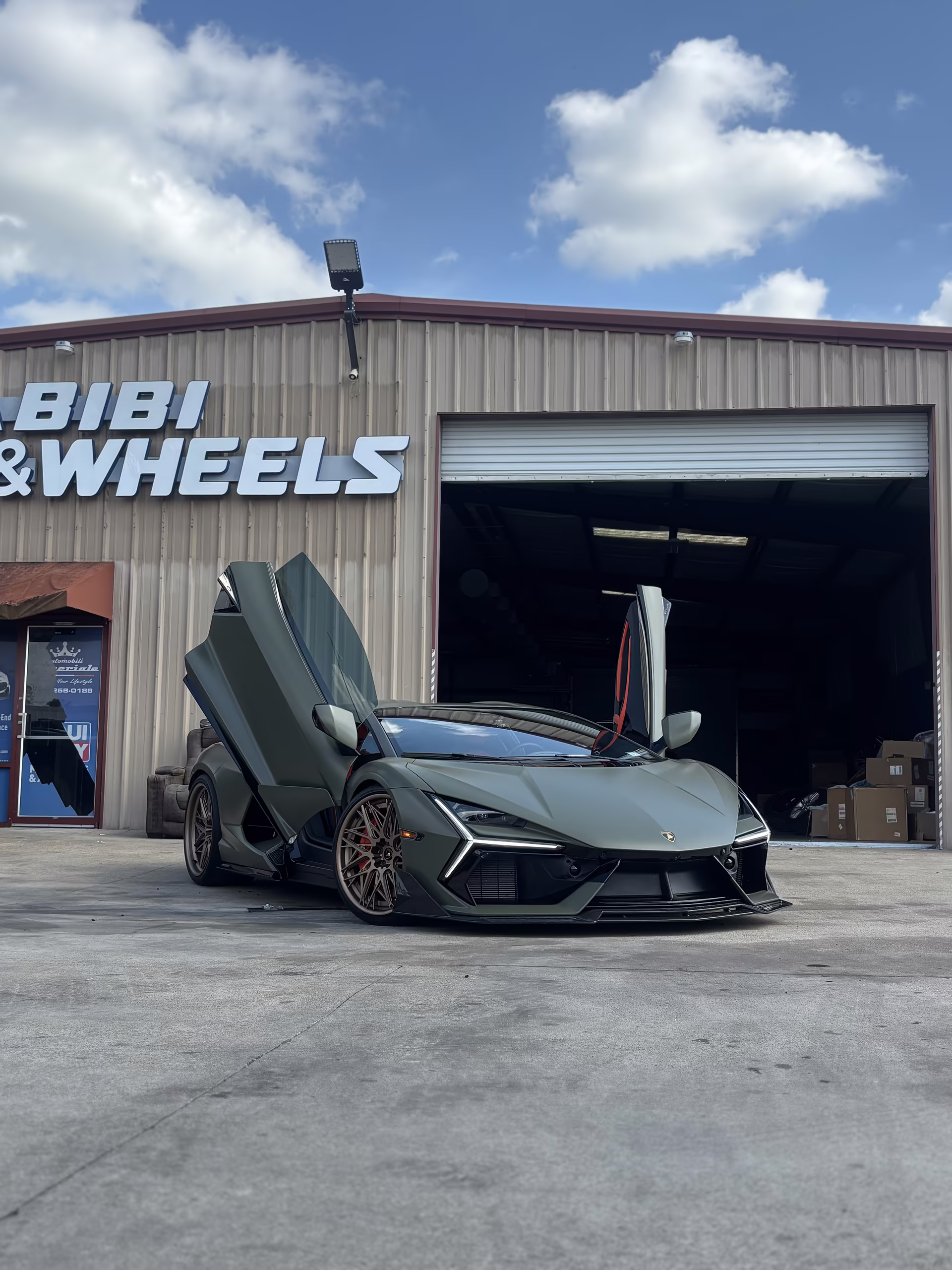 Lamborghini Revuelto